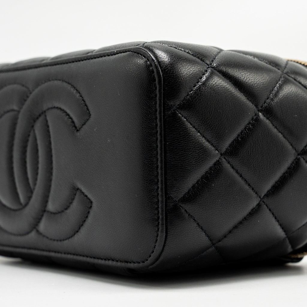 chanel-pearl-crush-long-vanity-case-lambskin-black-ghw-microchip-copy-1