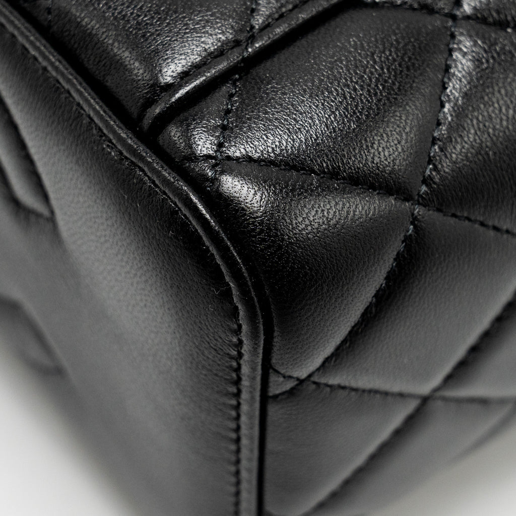 chanel-pearl-crush-long-vanity-case-lambskin-black-ghw-microchip-copy-1