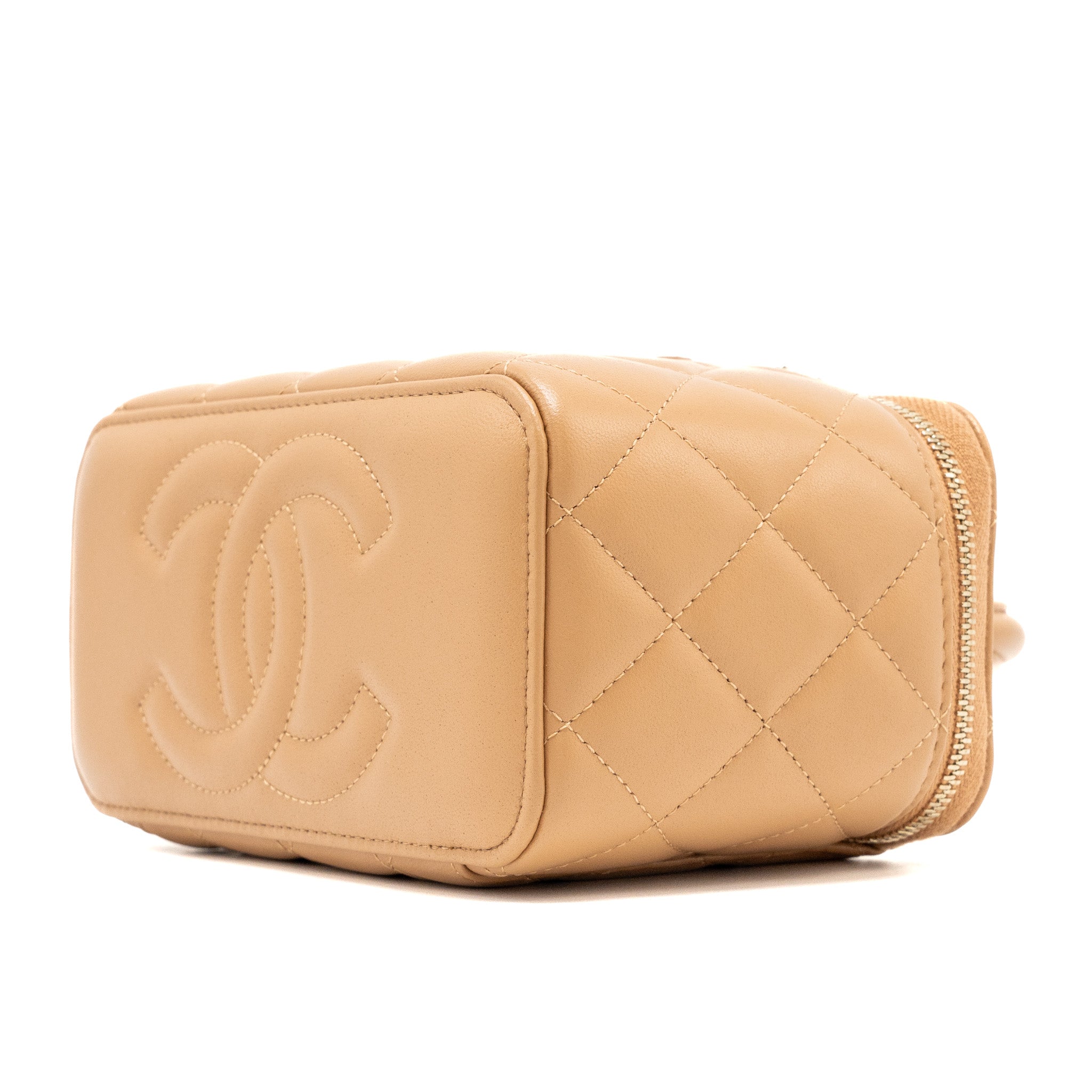 chanel-top-handle-long-vanity-case-with-chain-lambskin-caramel-lghwmicrochip
