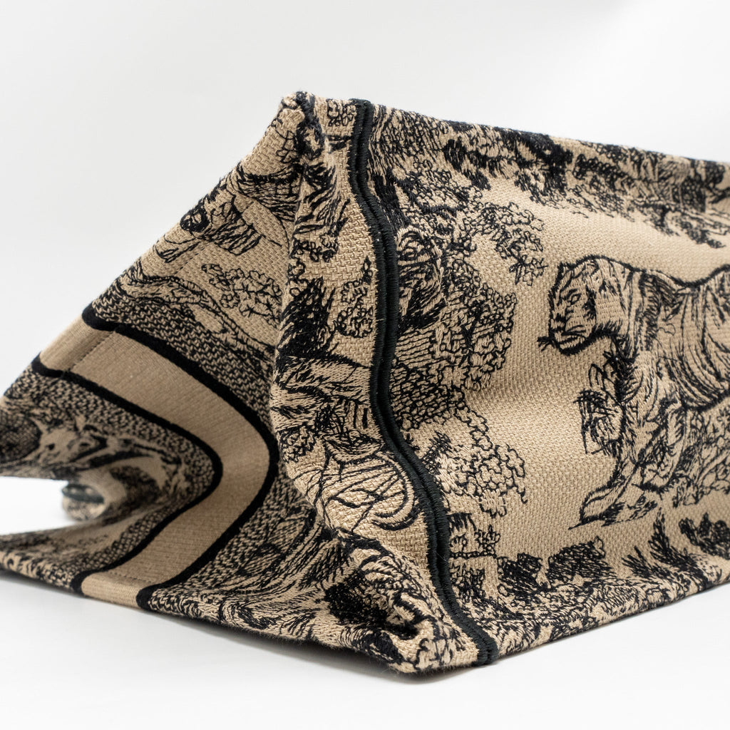 dior-medium-dior-book-tote-toile-de-jouy-reverse-embroidery-canvas-beige