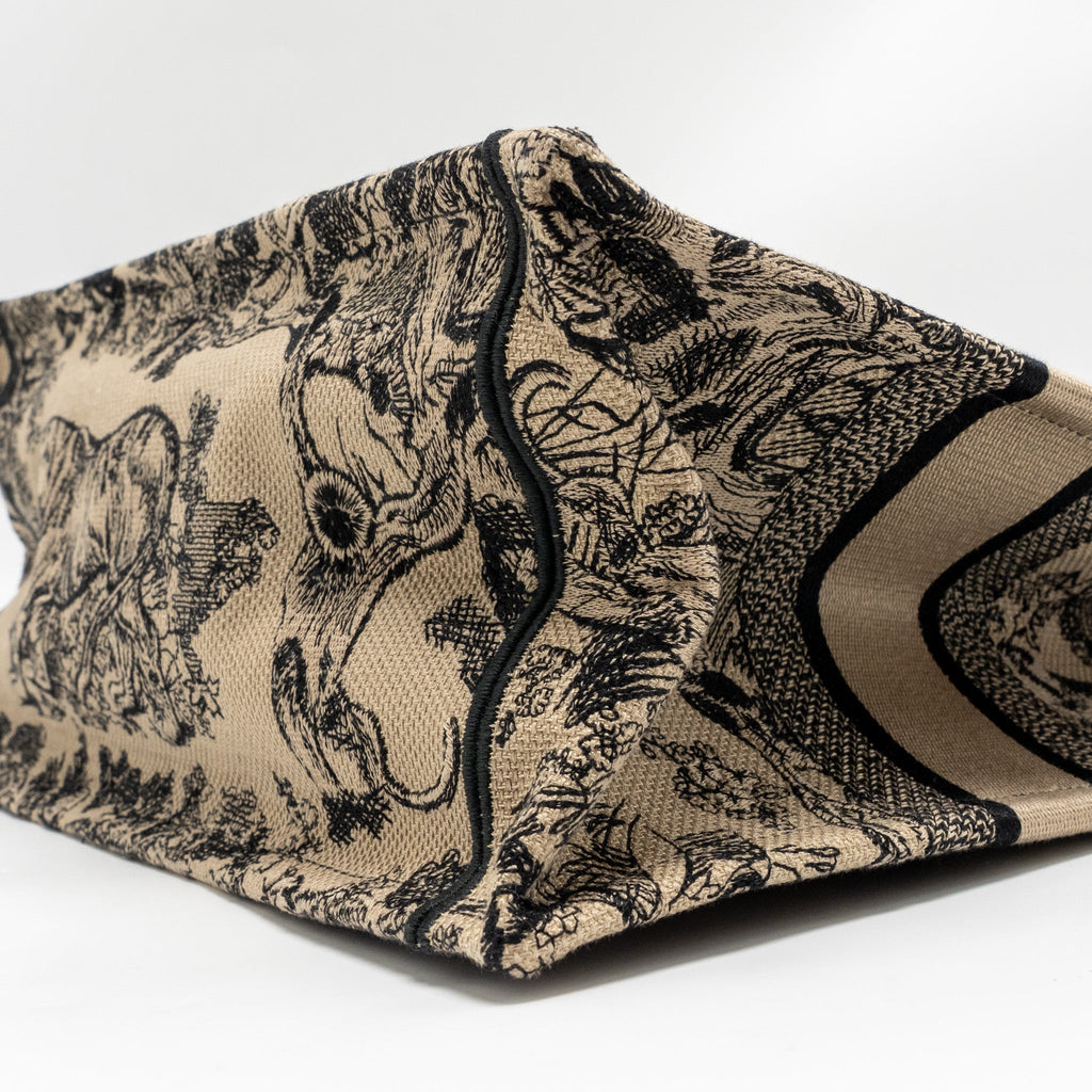 dior-medium-dior-book-tote-toile-de-jouy-reverse-embroidery-canvas-beige