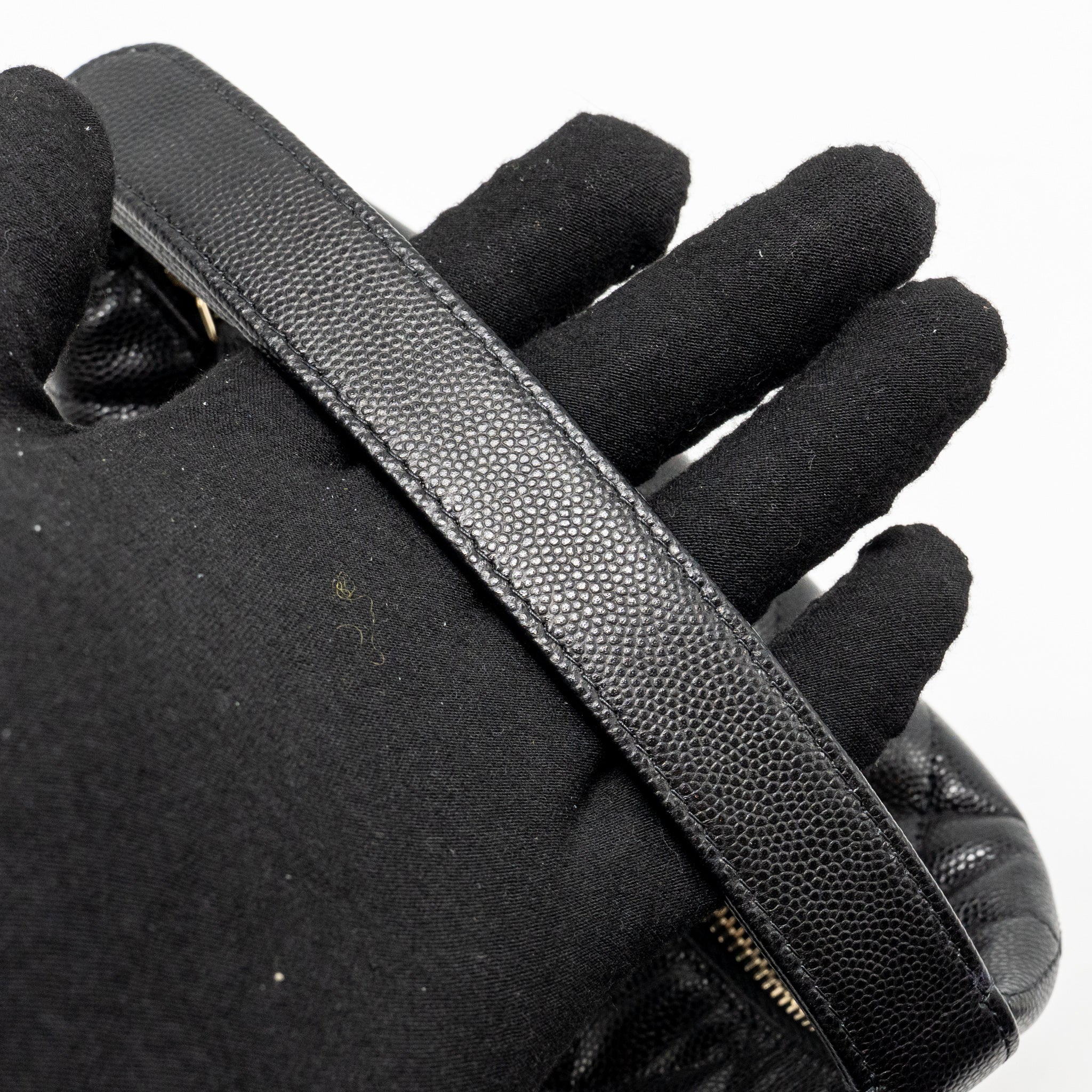 chanel-25c-detail-cc-logo-quilted-hobo-bag-caviar-black-lghwmicrochip-1