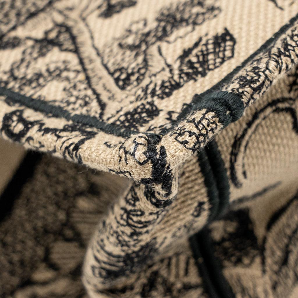 dior-medium-dior-book-tote-toile-de-jouy-reverse-embroidery-canvas-beige