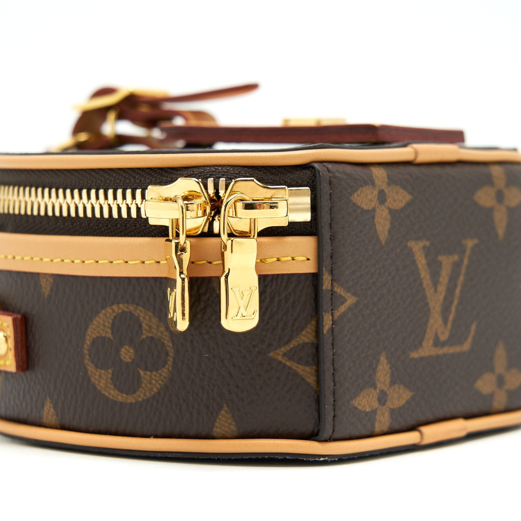 louis-vuitton-mini-boite-chapeau-crossbody-bag