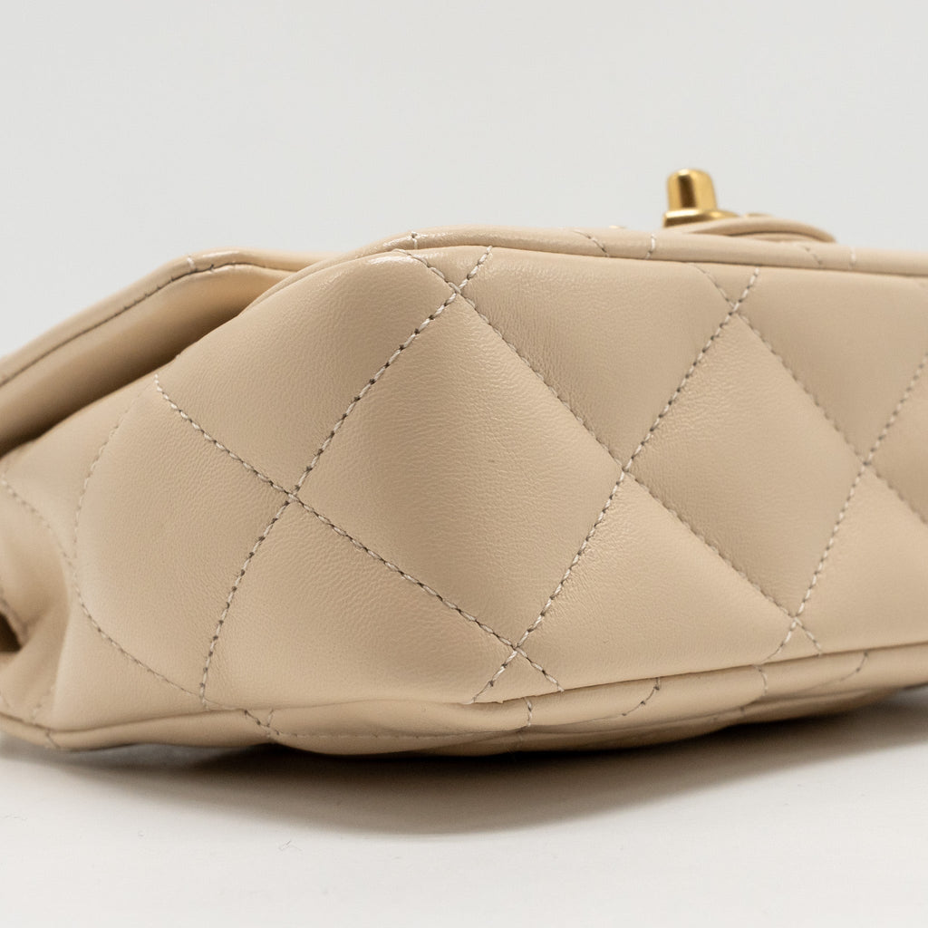 chanel-25c-coco-love-adjustable-chain-shiny-lambskin-beige-ghw-microchip-copy