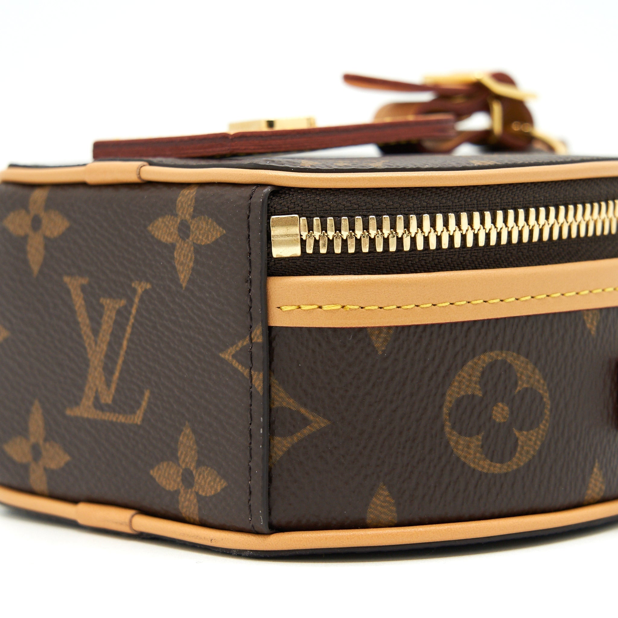 louis-vuitton-mini-boite-chapeau-crossbody-bag