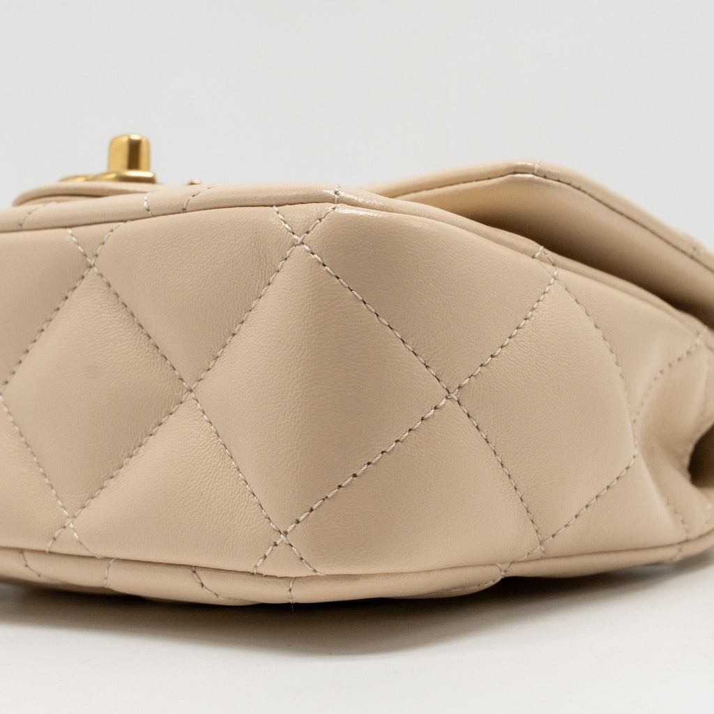 chanel-25c-coco-love-adjustable-chain-shiny-lambskin-beige-ghw-microchip-copy