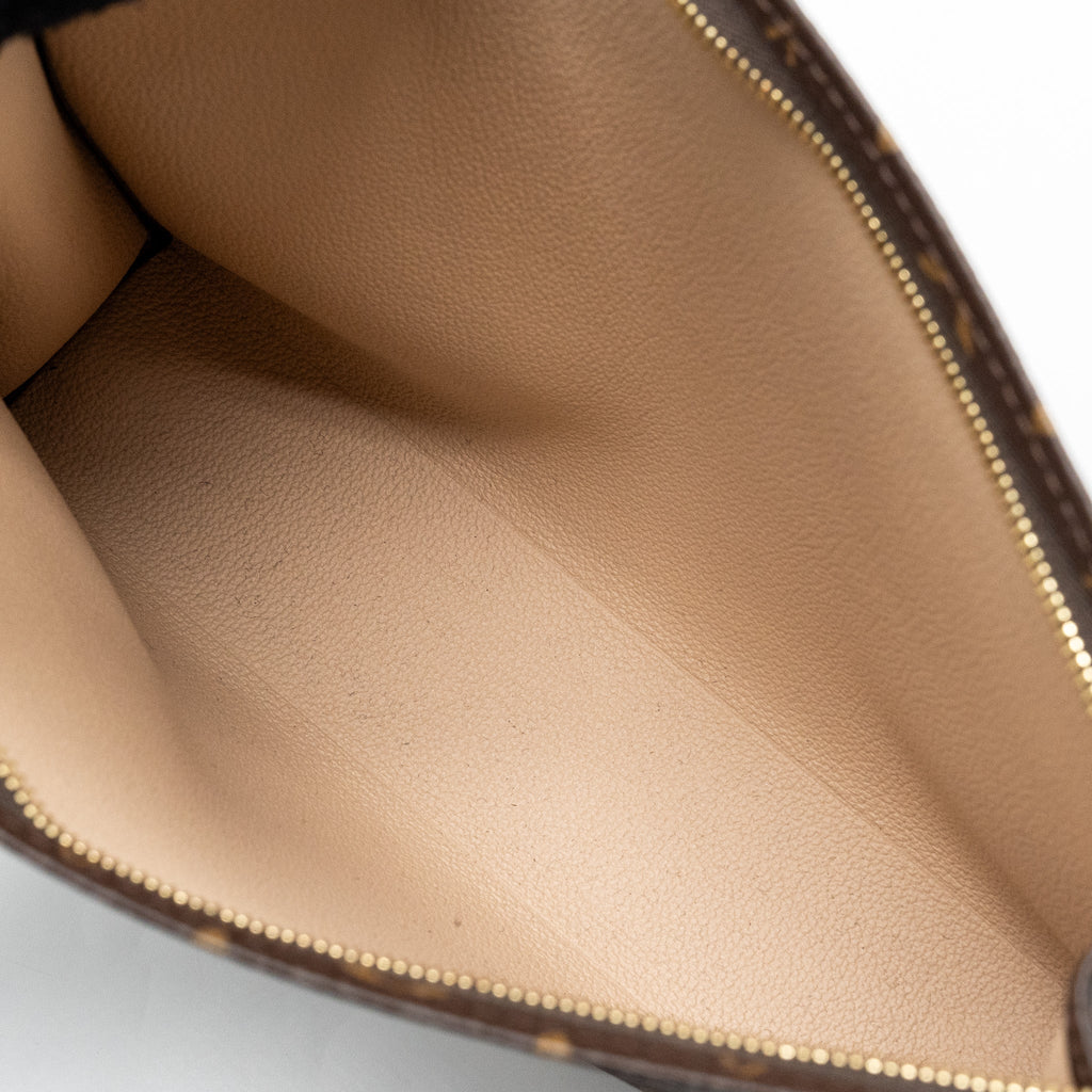 louis-vuitton-toiletry-pochette-26-monogram-canvas-ghw-10