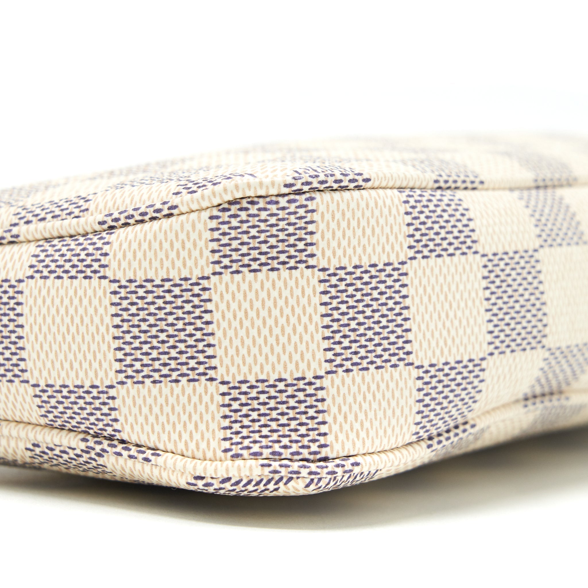 louis-vuitton-pochette-accessories-damier-azur-canvas-1