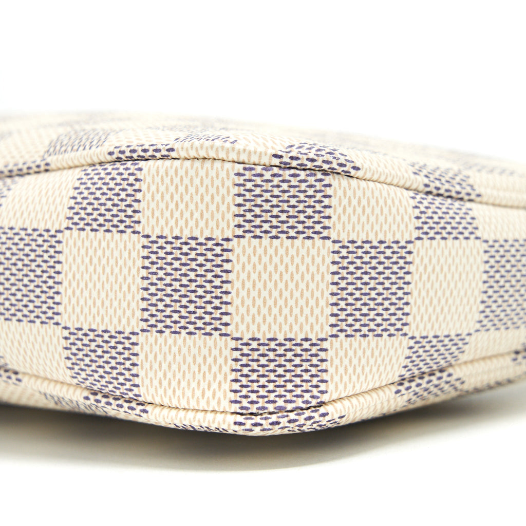 louis-vuitton-pochette-accessories-damier-azur-canvas-1