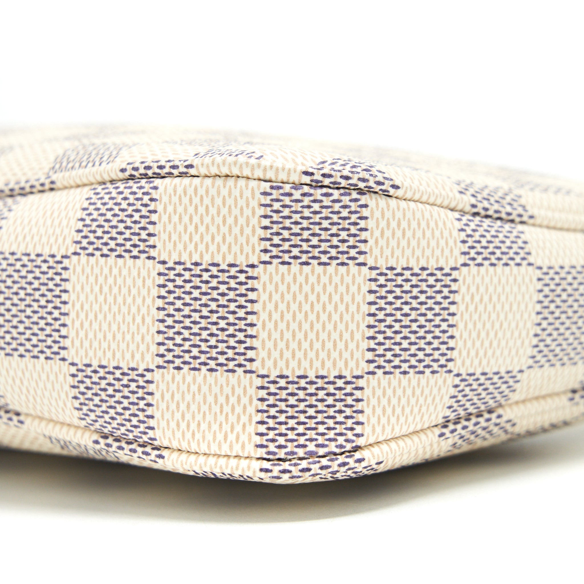 louis-vuitton-pochette-accessories-damier-azur-canvas-1