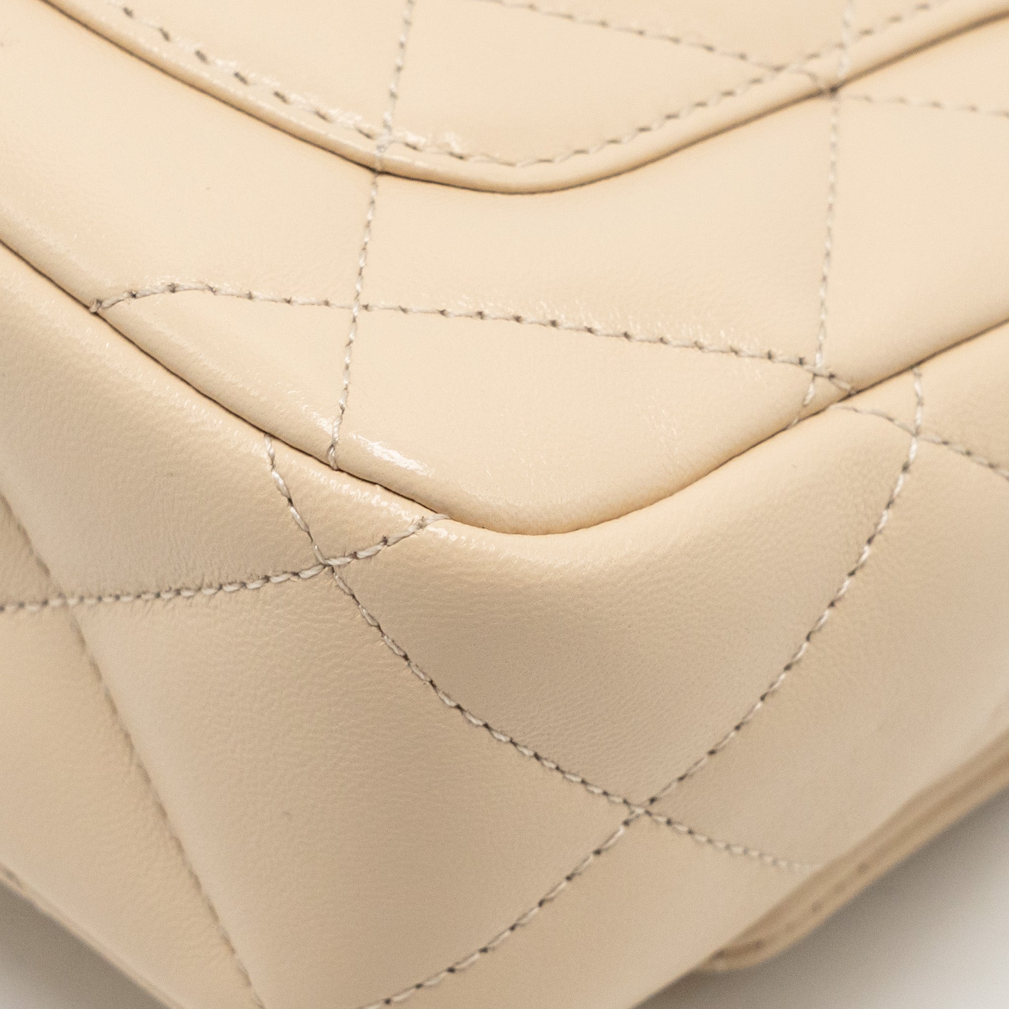 chanel-25c-coco-love-adjustable-chain-shiny-lambskin-beige-ghw-microchip-copy