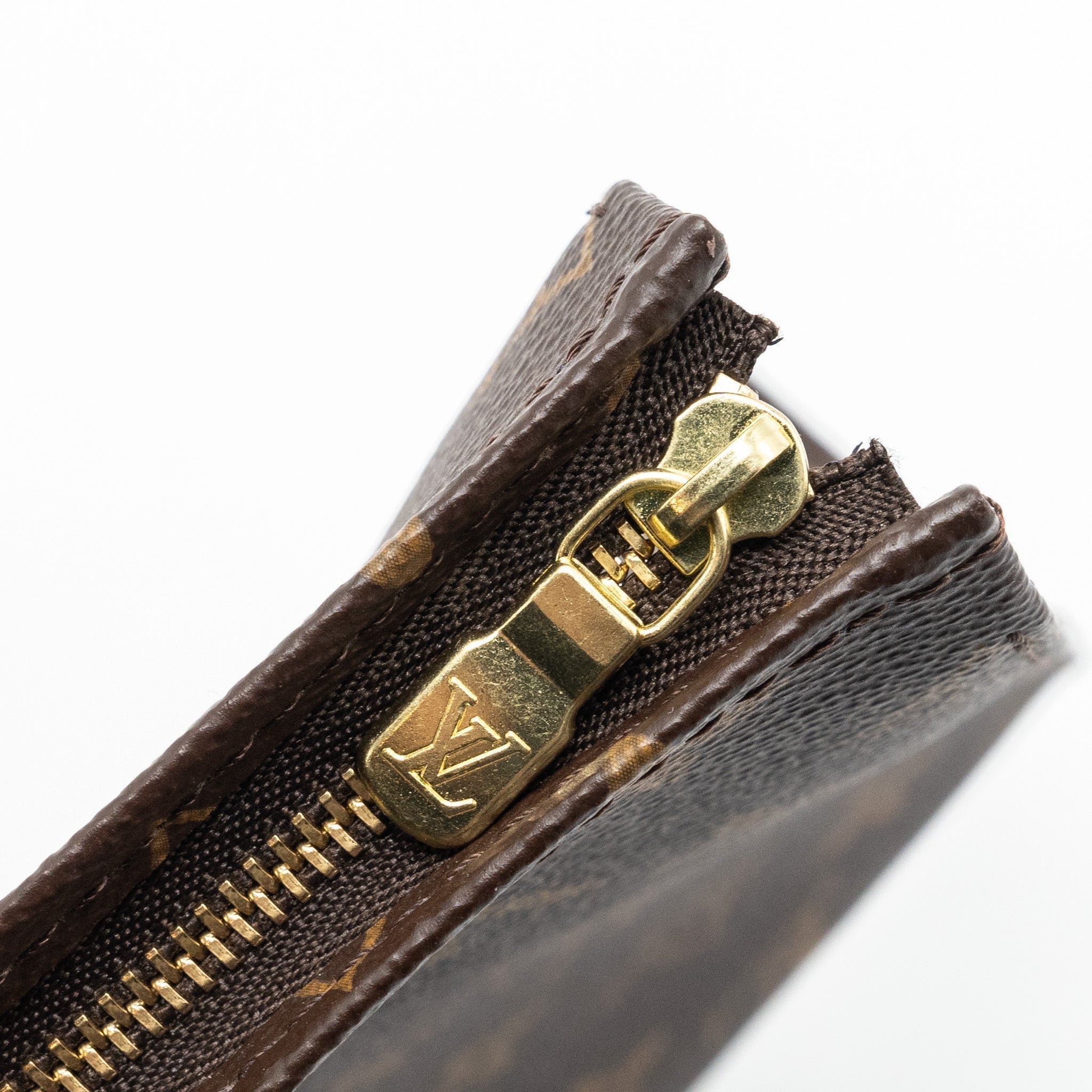 louis-vuitton-toiletry-pochette-26-monogram-canvas-ghw-10