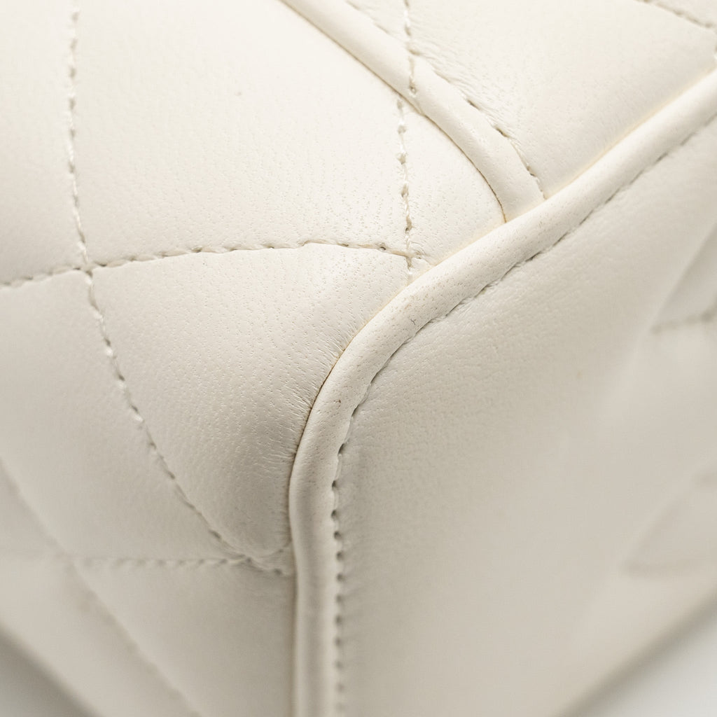 chanel-pearl-crush-long-vanity-case-lambskin-white-ghw-microchip