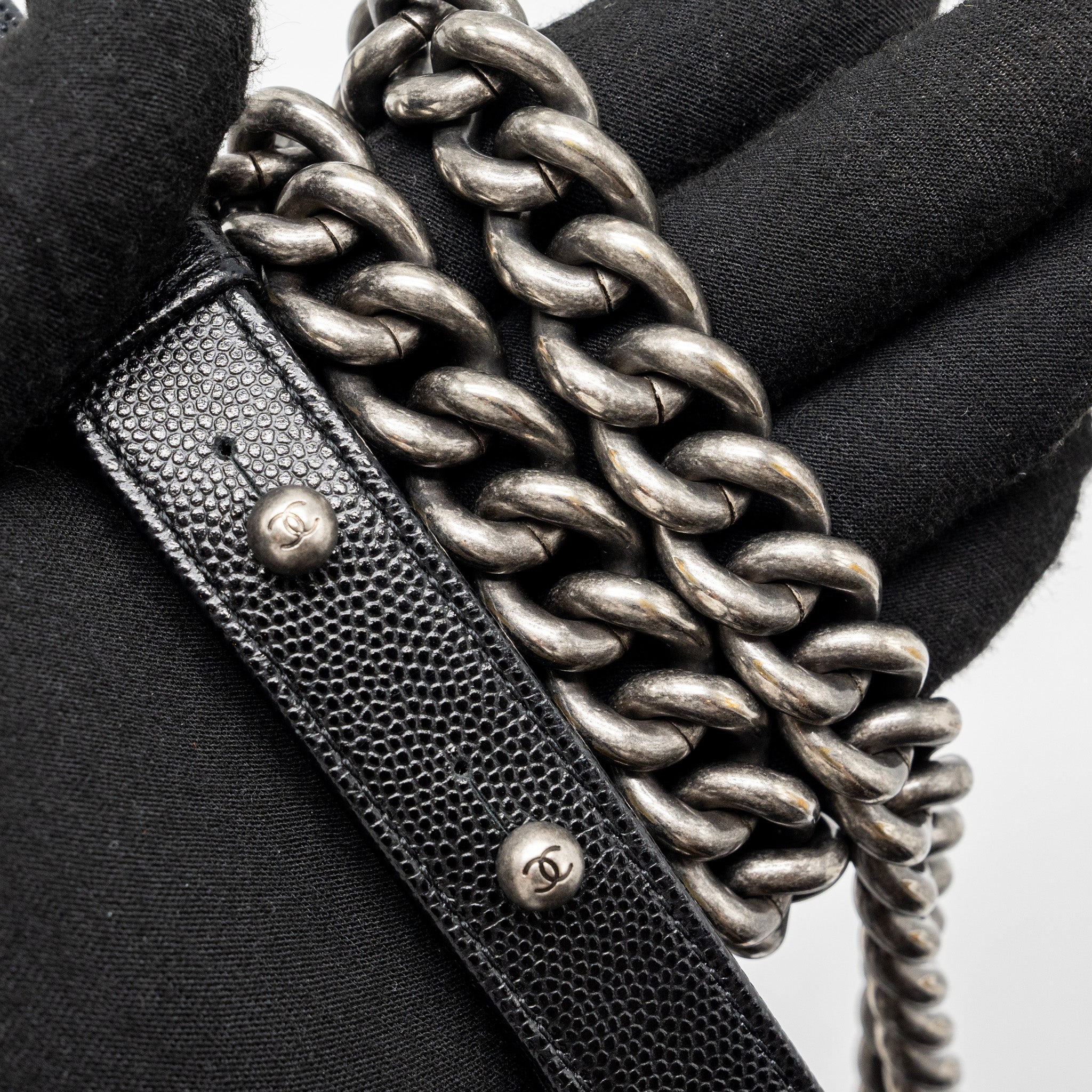 chanel-medium-boy-bag-caviar-black-ruthenium-hardware