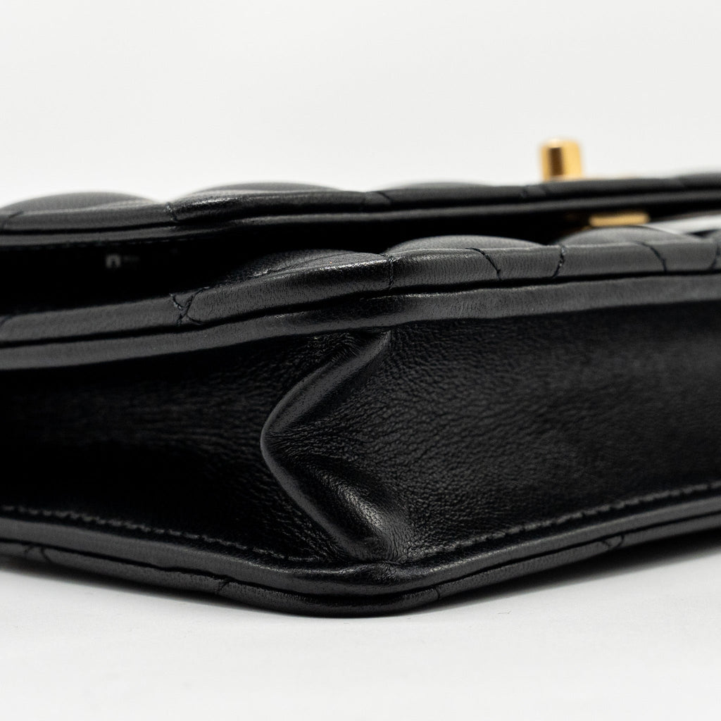 chanel-pearl-crush-wallet-on-chain-lambskin-black-ghw-microchip-copy-3