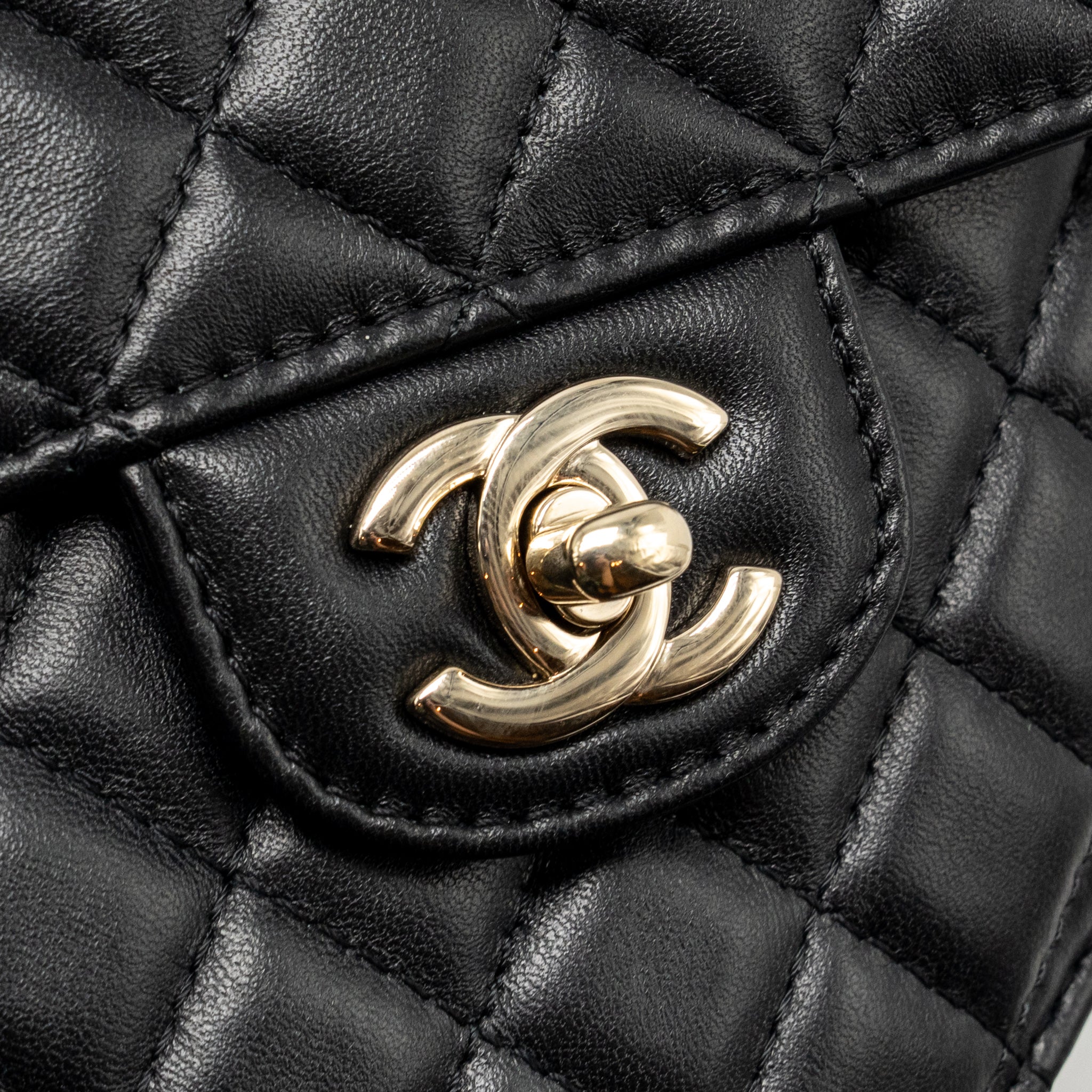chanel-22s-heart-bag-lambskin-black-lghw-microchip-3