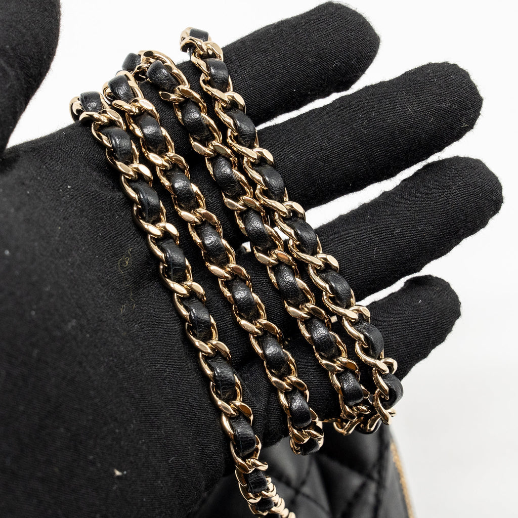 chanel-22s-heart-bag-lambskin-black-lghw-microchip-3