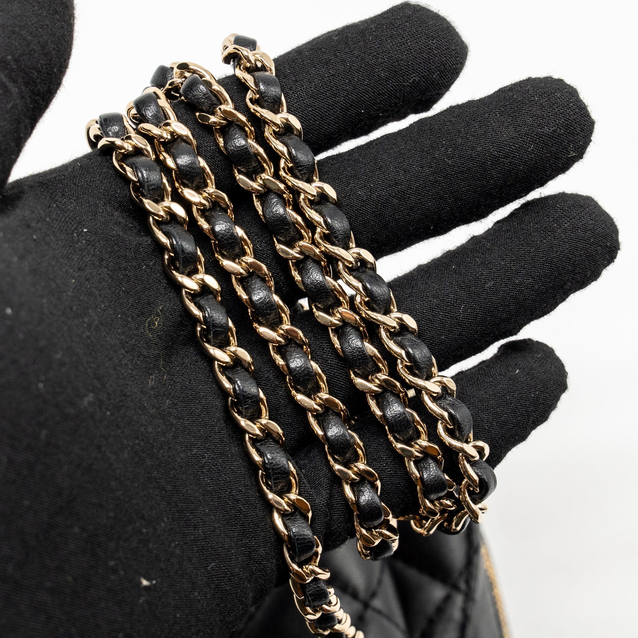 chanel-22s-heart-bag-lambskin-black-lghw-microchip-3