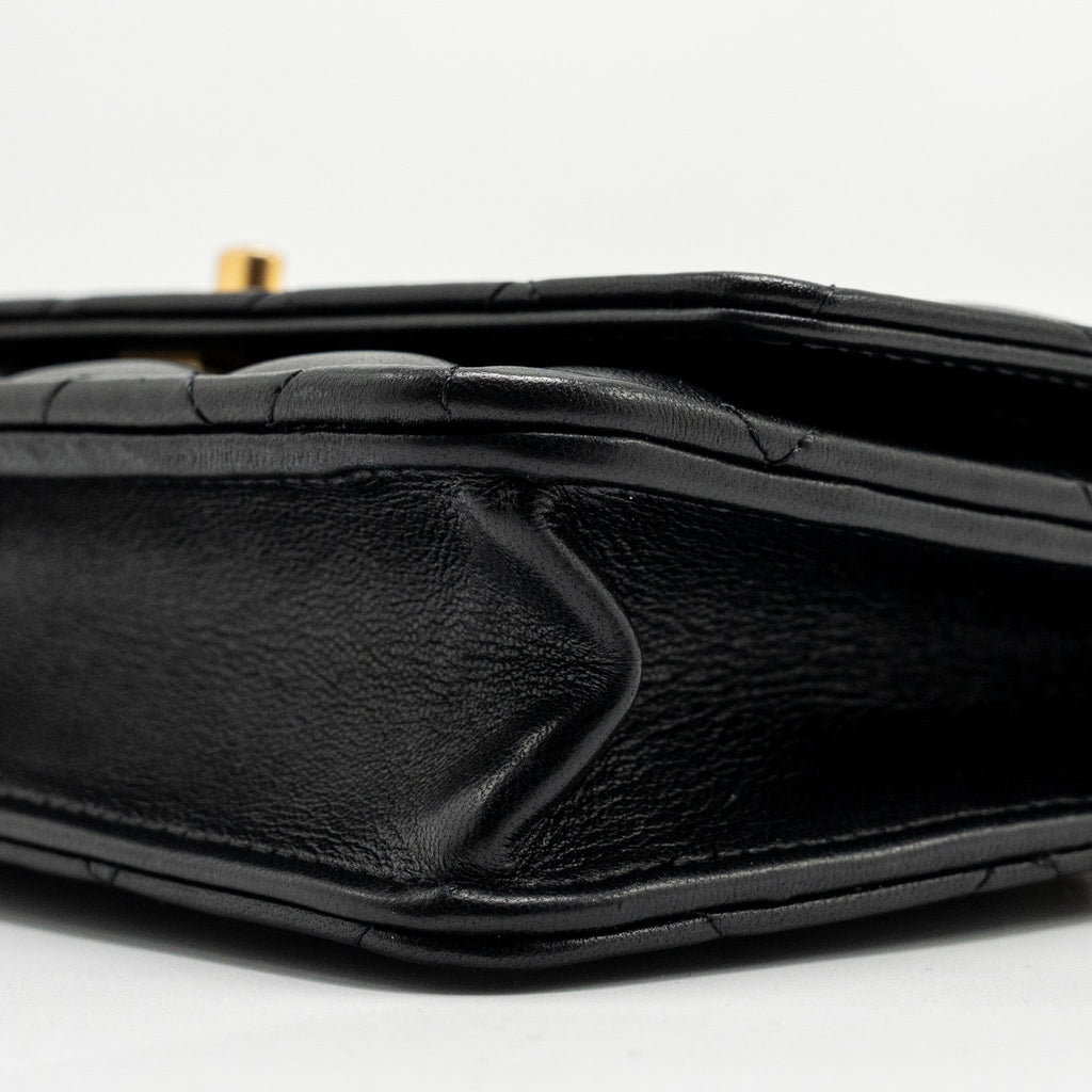 chanel-pearl-crush-wallet-on-chain-lambskin-black-ghw-microchip-copy-3
