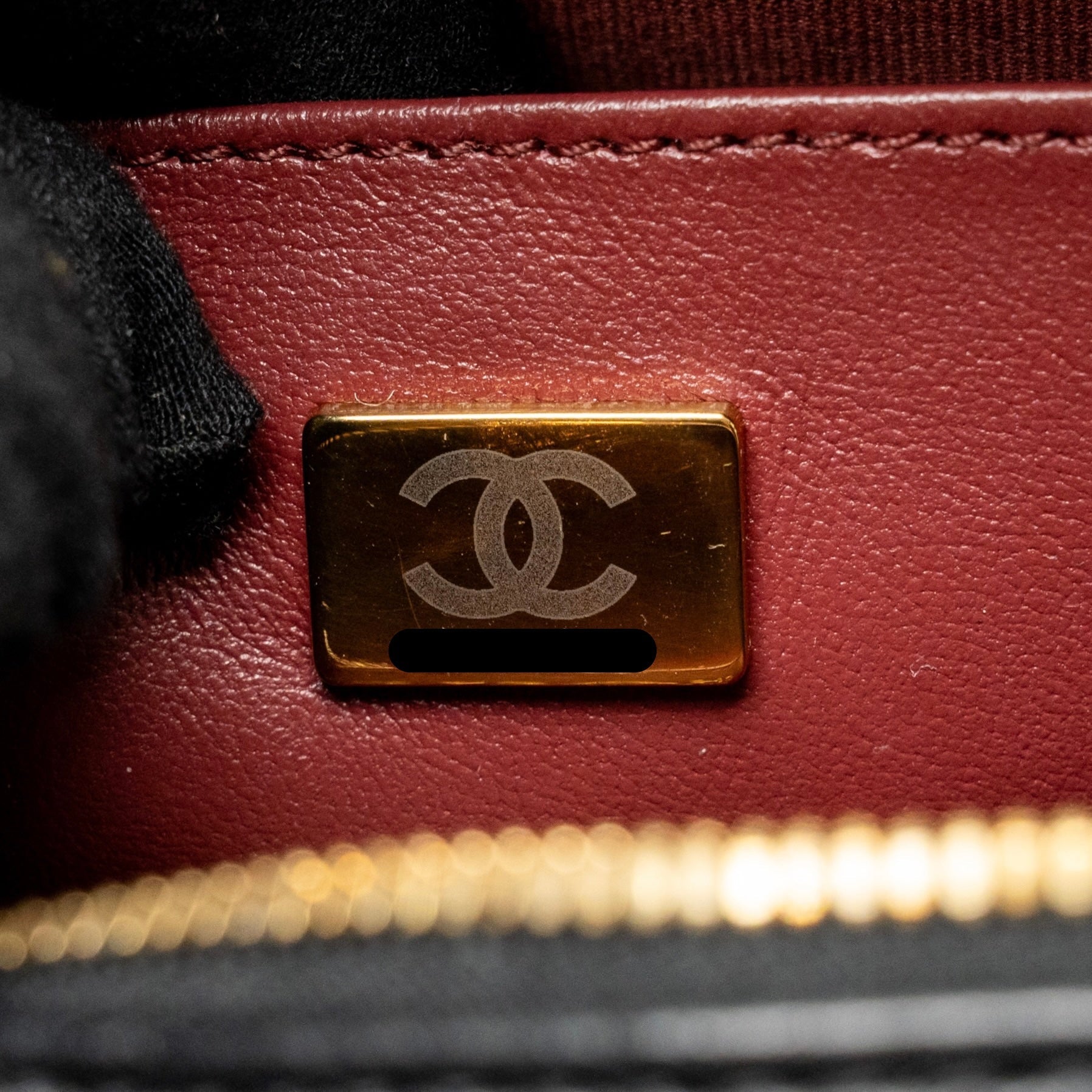 chanel-22s-heart-bag-lambskin-black-lghw-microchip-3