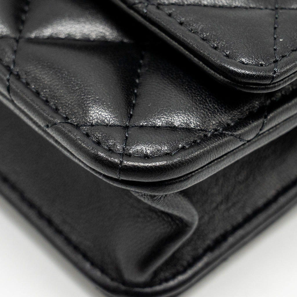chanel-pearl-crush-wallet-on-chain-lambskin-black-ghw-microchip-copy-3