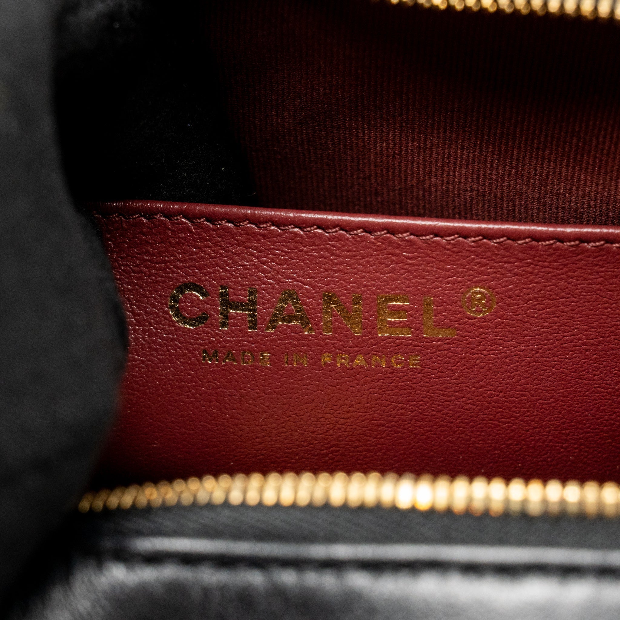 chanel-22s-heart-bag-lambskin-black-lghw-microchip-3