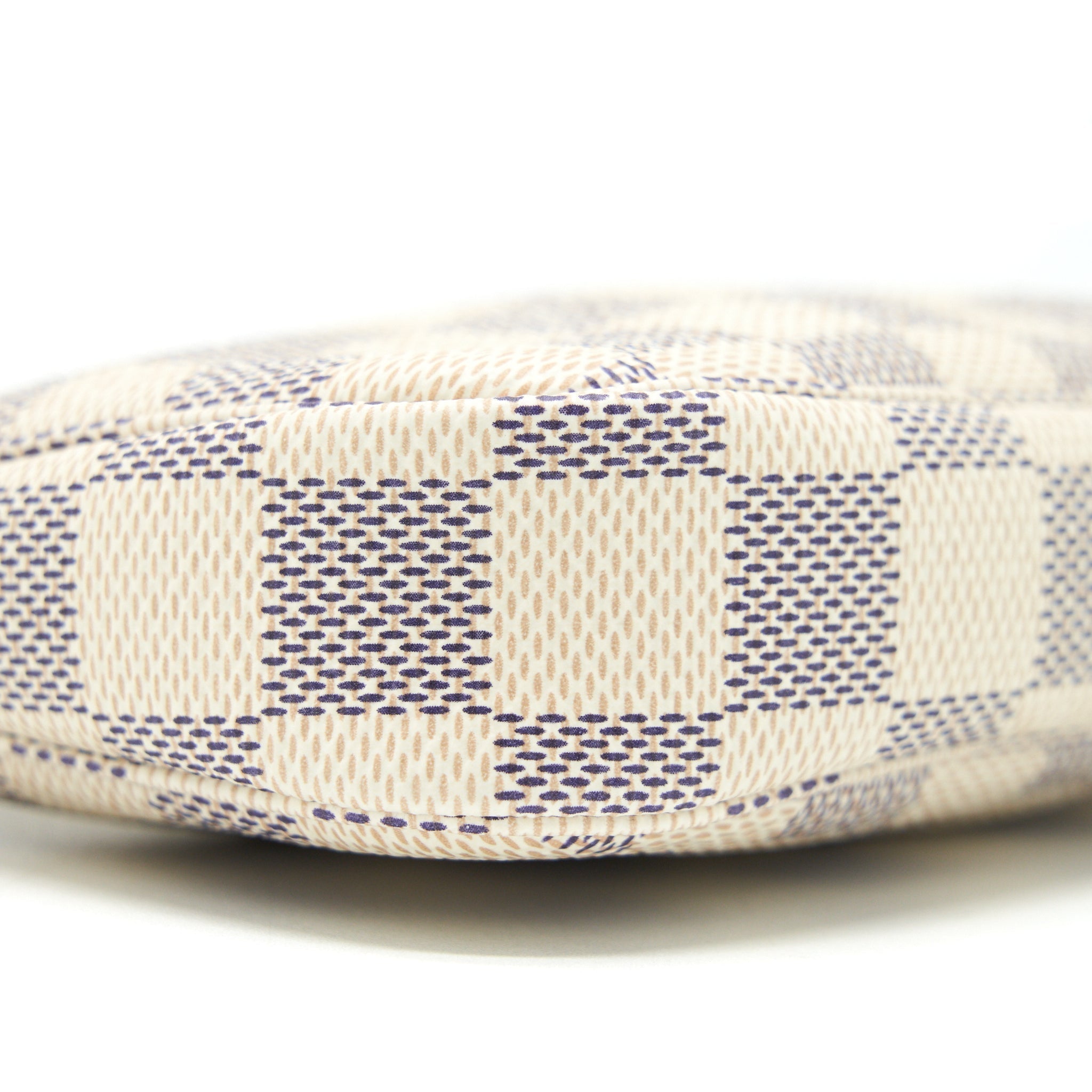 louis-vuitton-mini-pochette-accessories-damier-azur-canvas-1