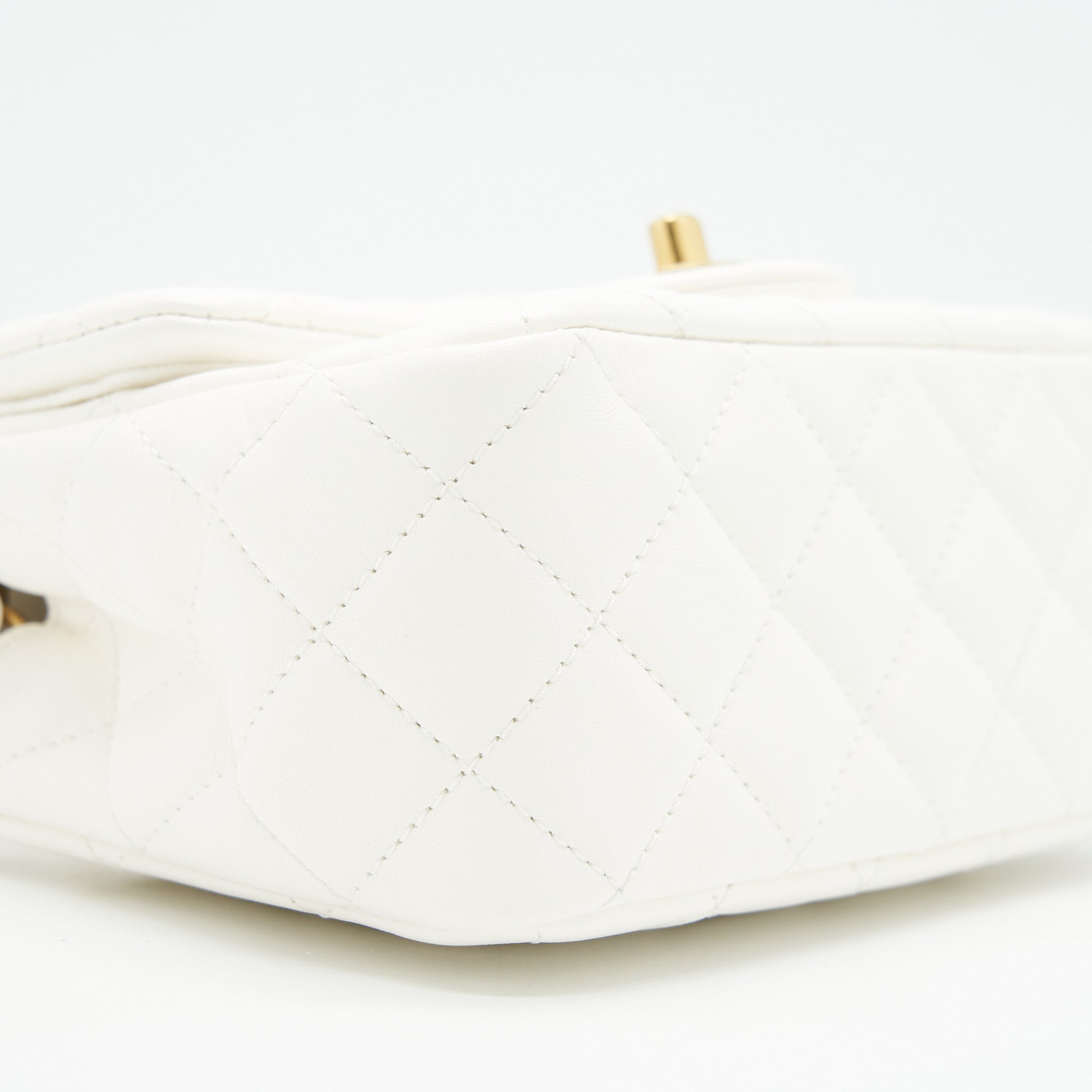 chanel-21b-pearl-crush-square-mini-flap-bag-white-ghw