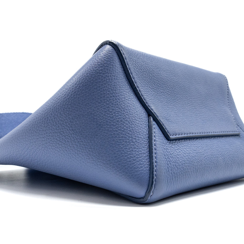 celine-sangle-bucket-bag-calfskin-light-shw