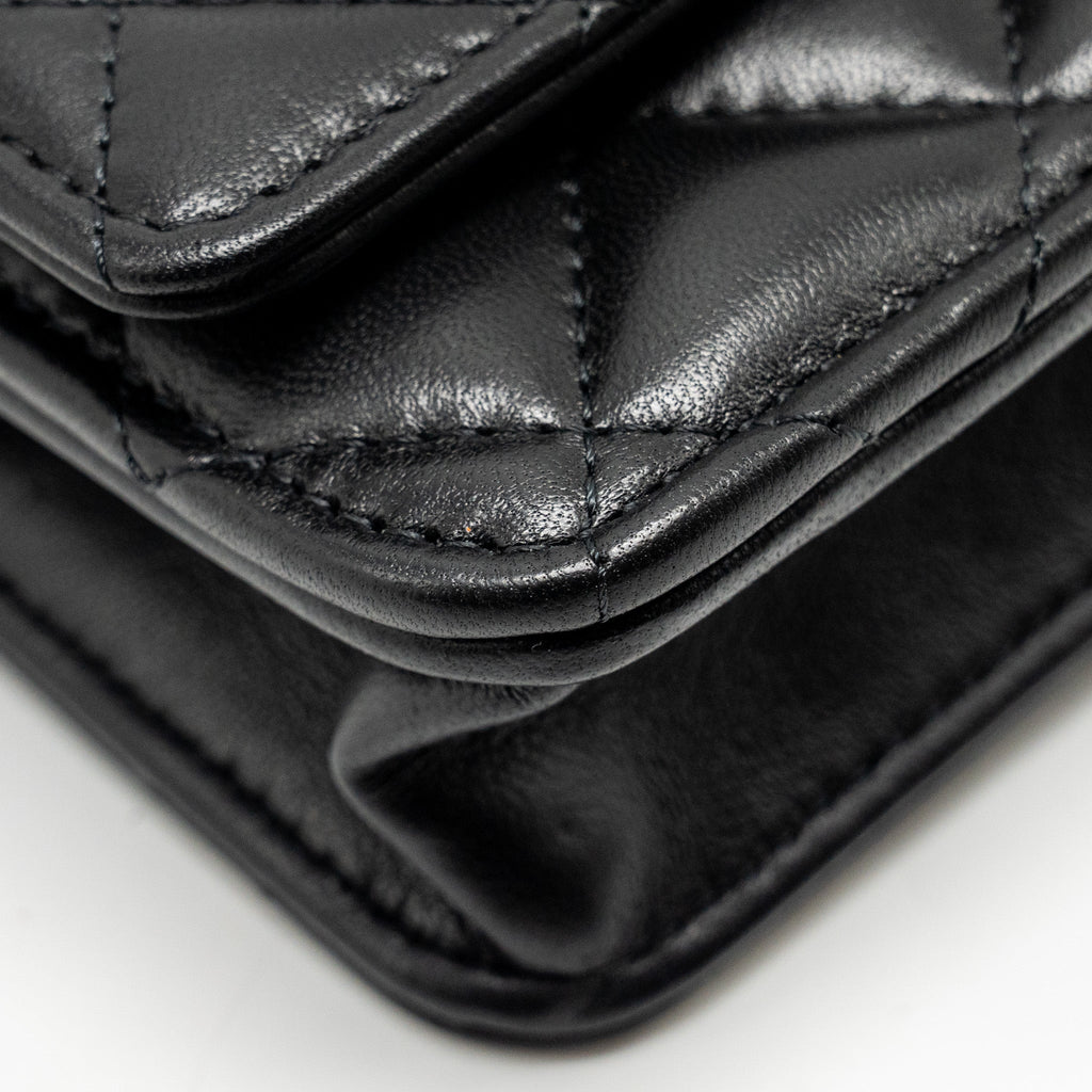 chanel-pearl-crush-wallet-on-chain-lambskin-black-ghw-microchip-copy-3