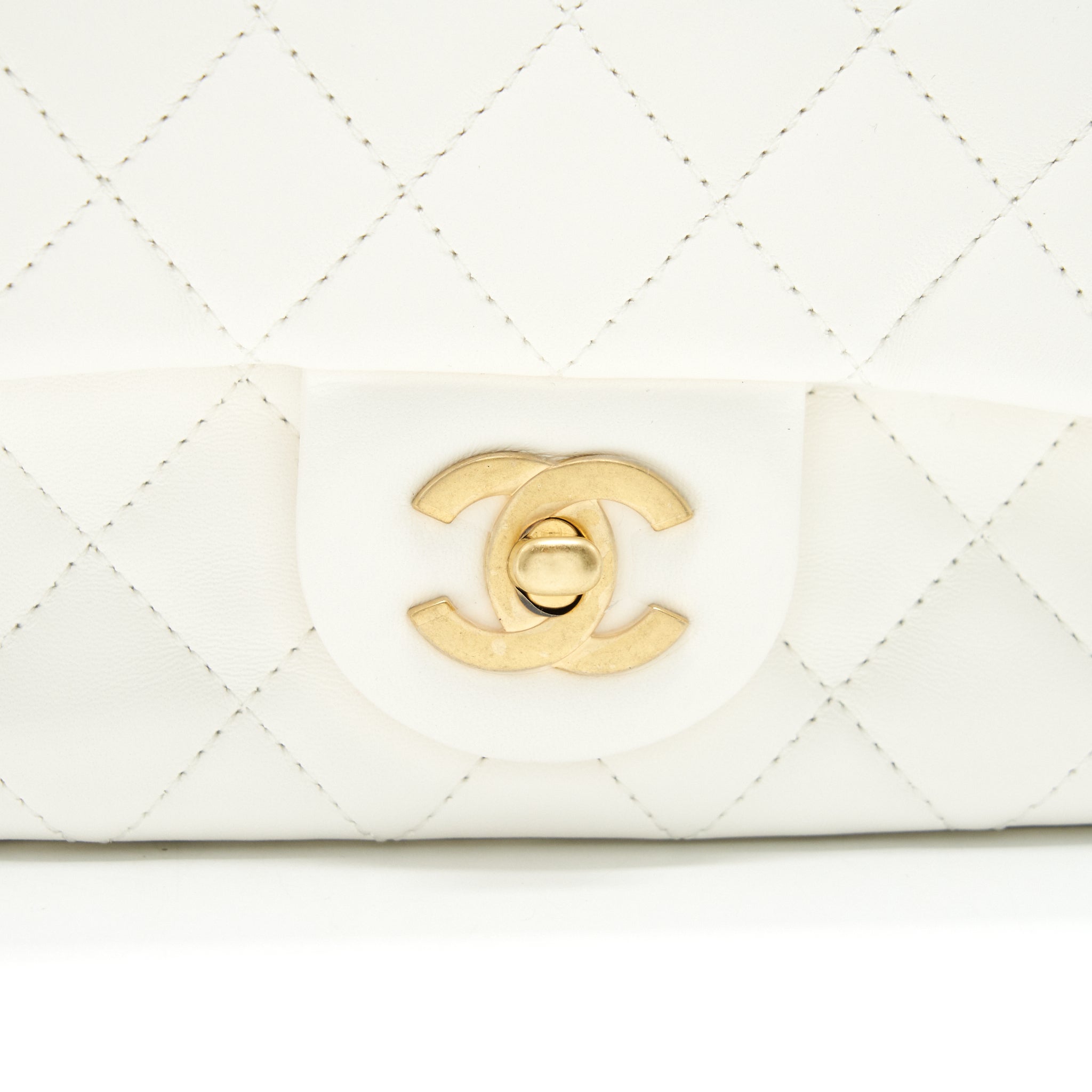 chanel-21b-pearl-crush-square-mini-flap-bag-white-ghw-2