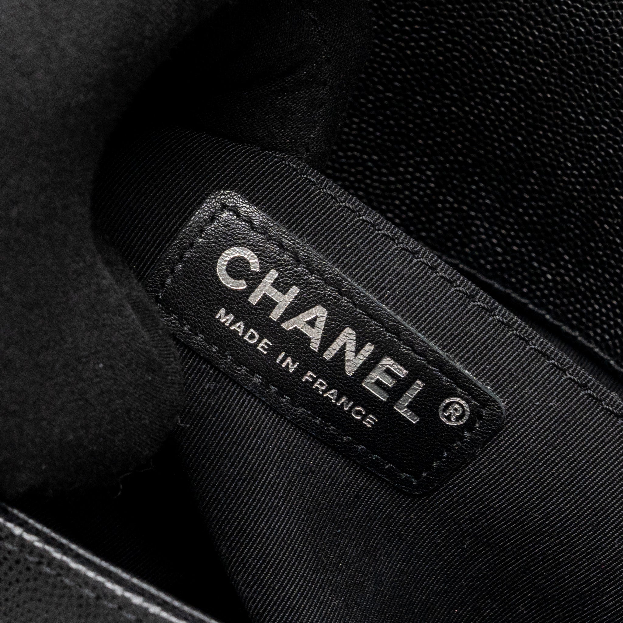 chanel-medium-boy-bag-caviar-black-ruthenium-hardware
