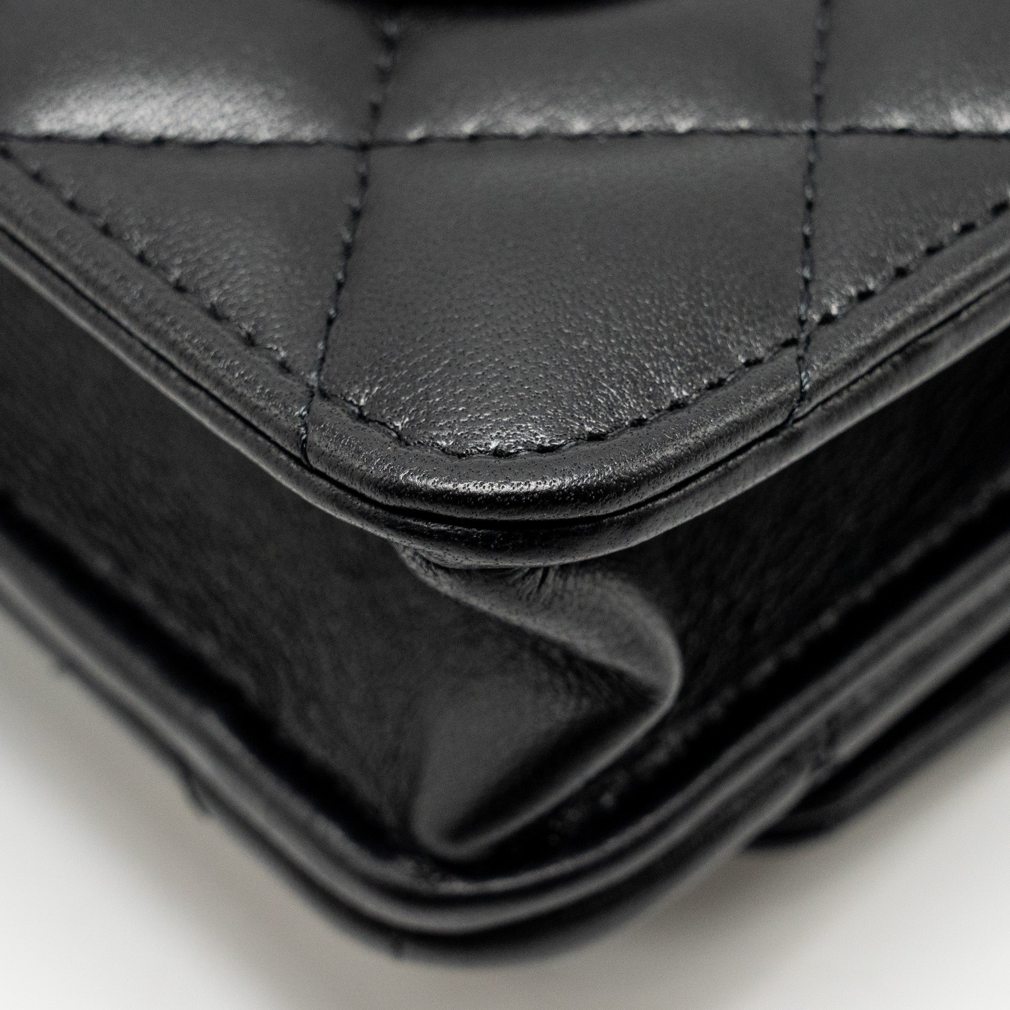 chanel-pearl-crush-wallet-on-chain-lambskin-black-ghw-microchip-copy-3