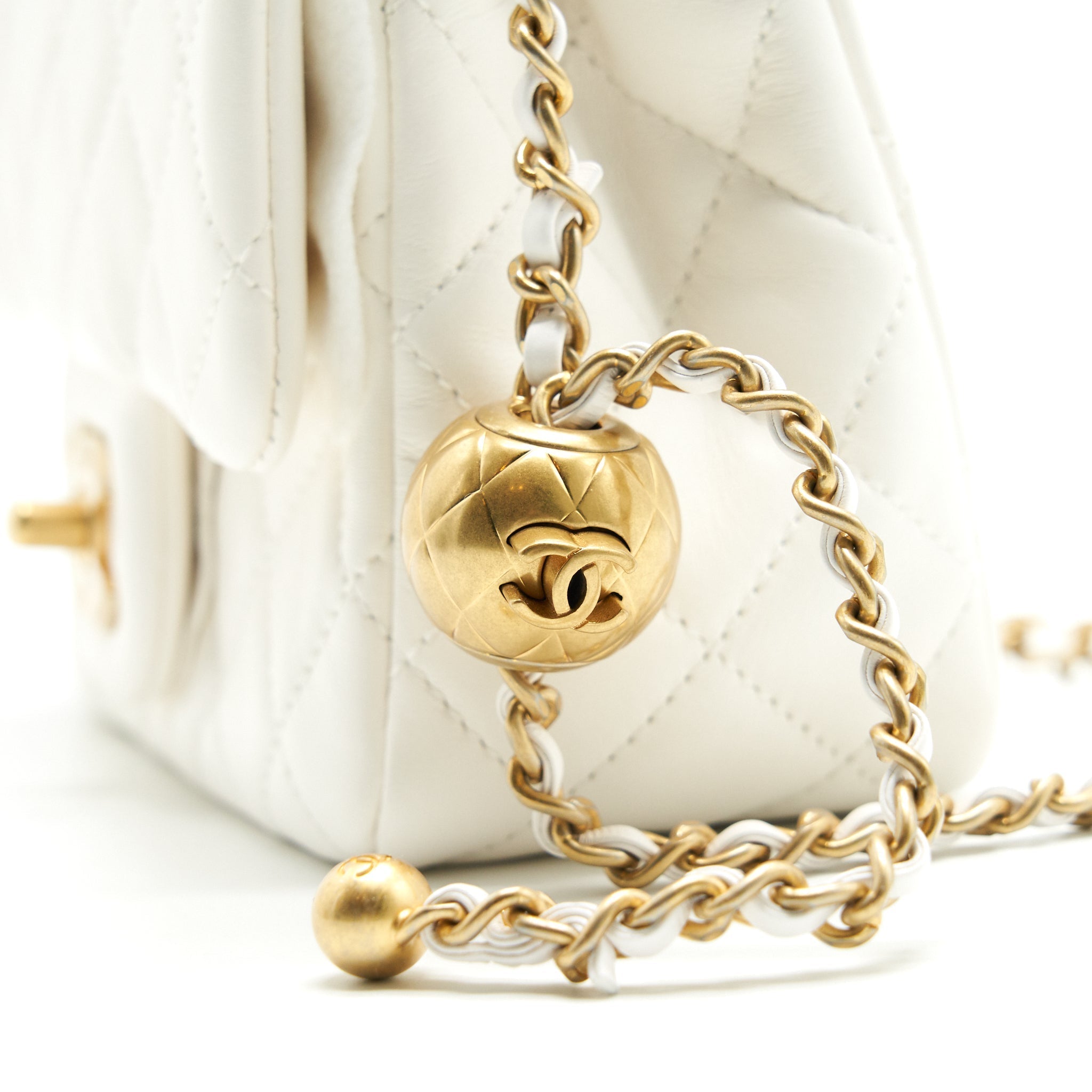 chanel-21b-pearl-crush-square-mini-flap-bag-white-ghw-2