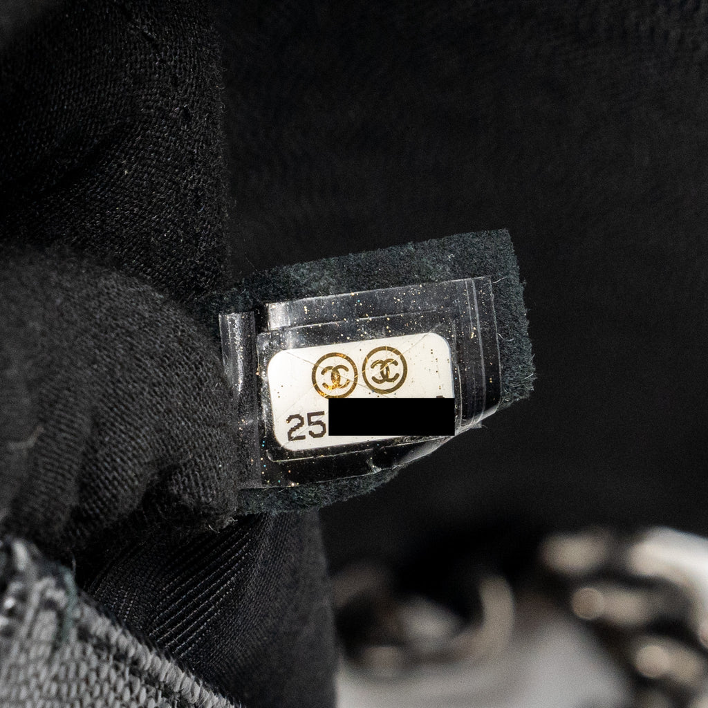 chanel-medium-boy-bag-caviar-black-ruthenium-hardware