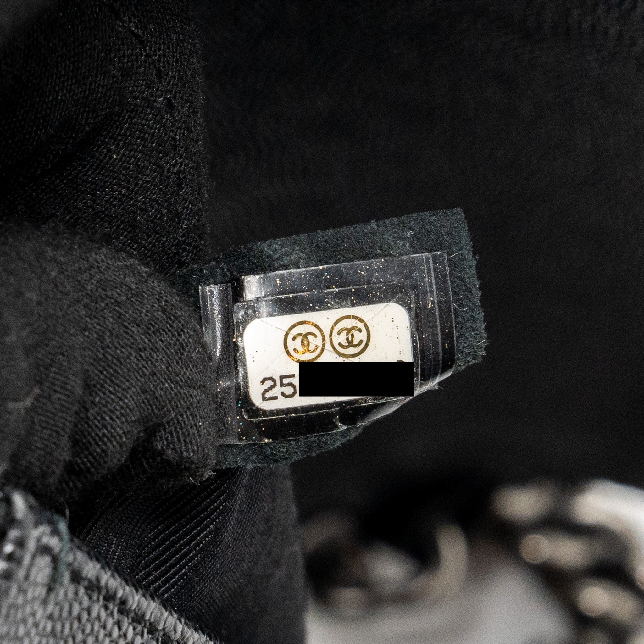 chanel-medium-boy-bag-caviar-black-ruthenium-hardware
