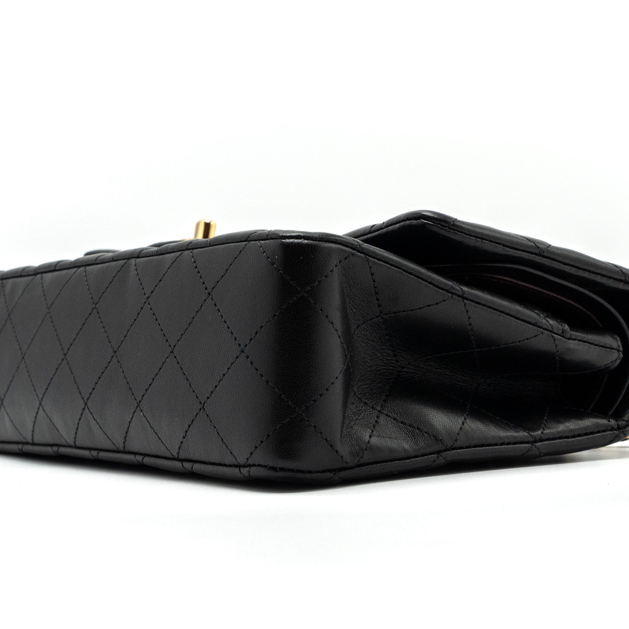 chanel-medium-classic-flap-bag-lambskin-black-with-ghw