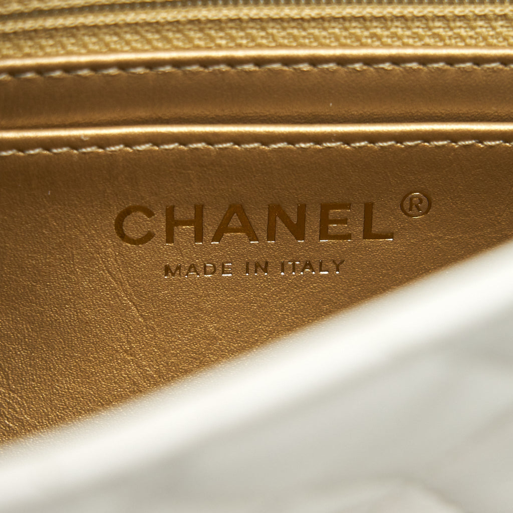 chanel-21b-pearl-crush-square-mini-flap-bag-white-ghw