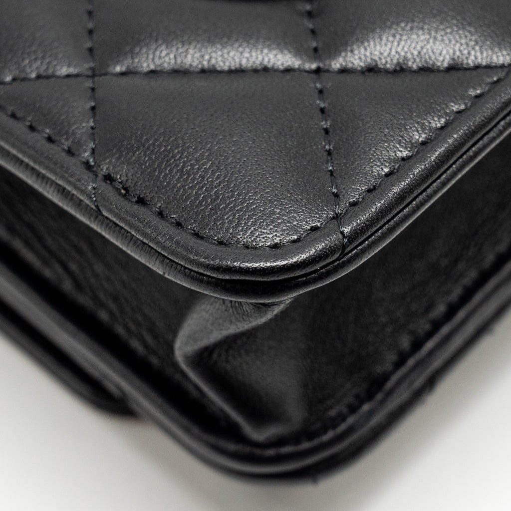chanel-pearl-crush-wallet-on-chain-lambskin-black-ghw-microchip-copy-3