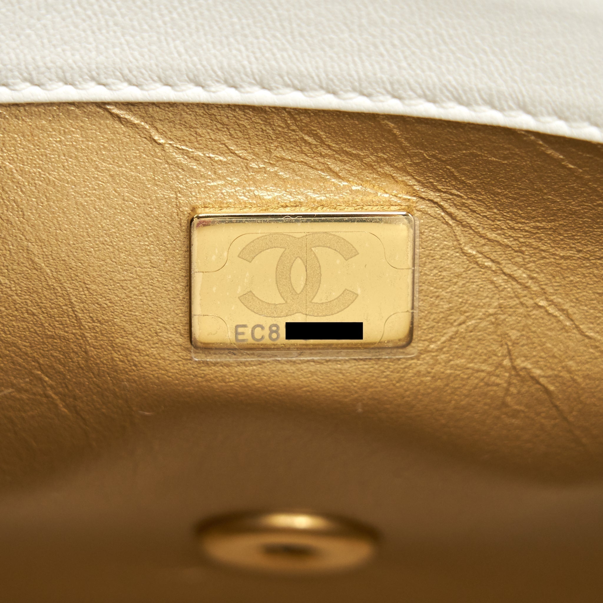 chanel-21b-pearl-crush-square-mini-flap-bag-white-ghw