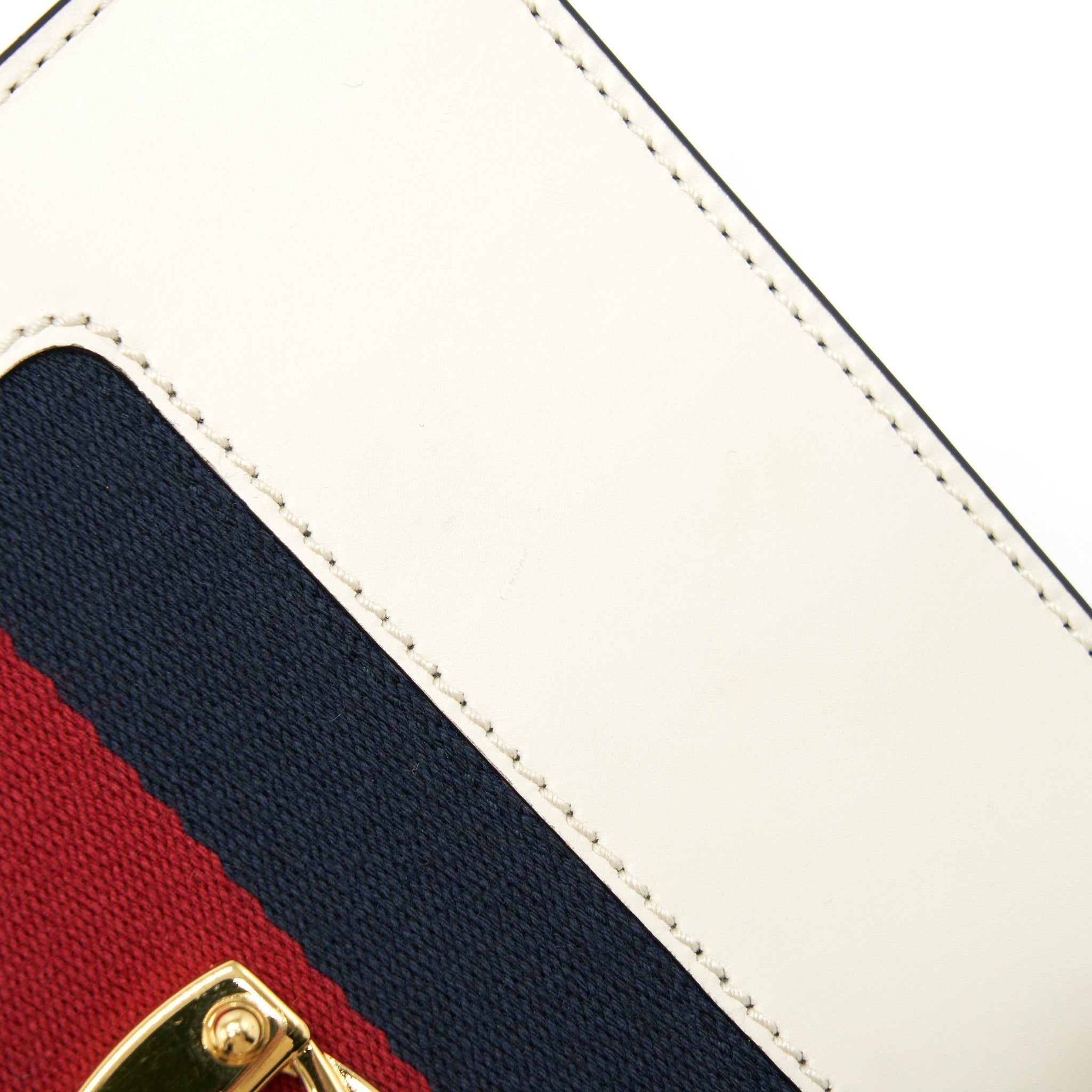 gucci-mini-sylvie-crossbody-chain-bag-white