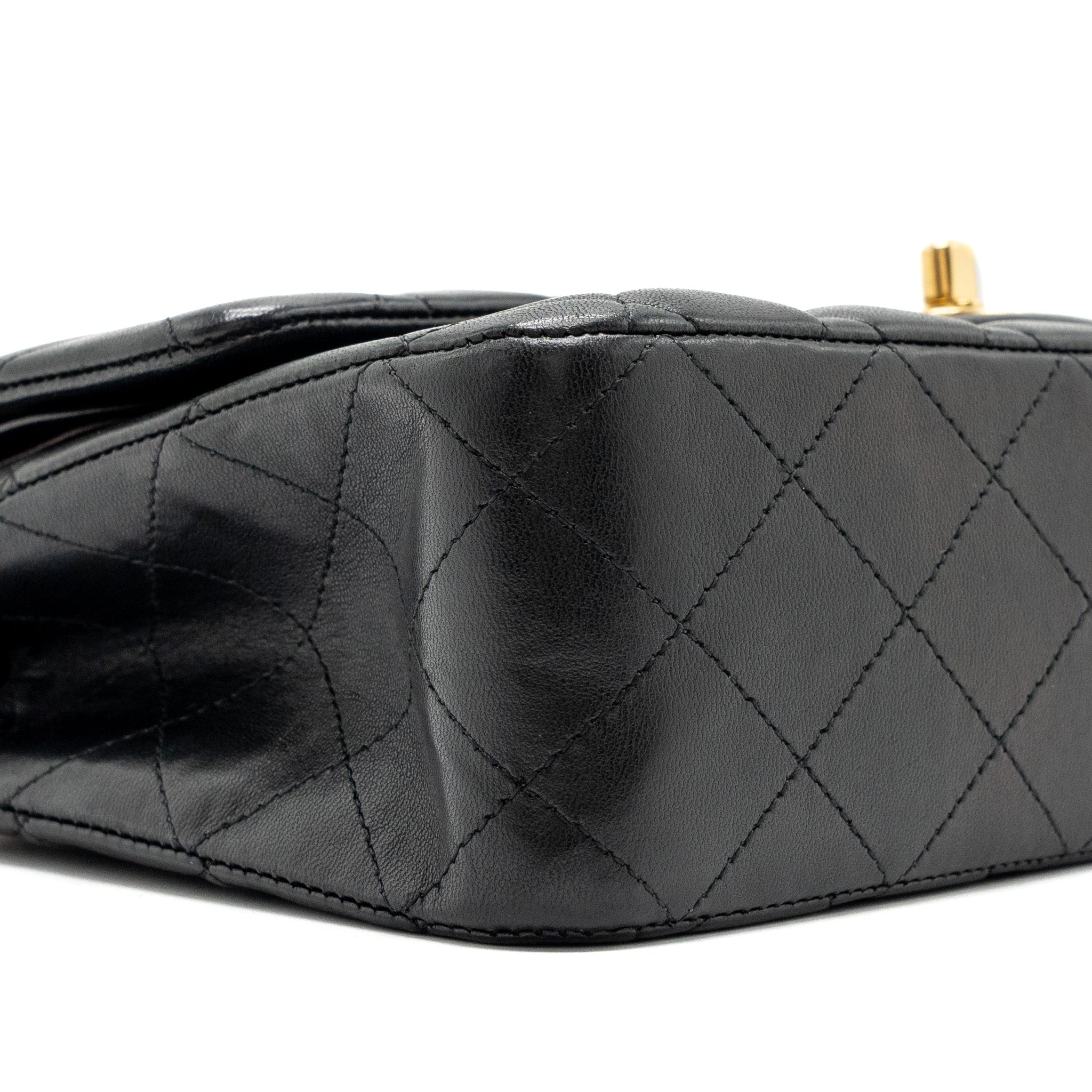 chanel-medium-classic-double-flap-bag-lambskin-black-ghw-4