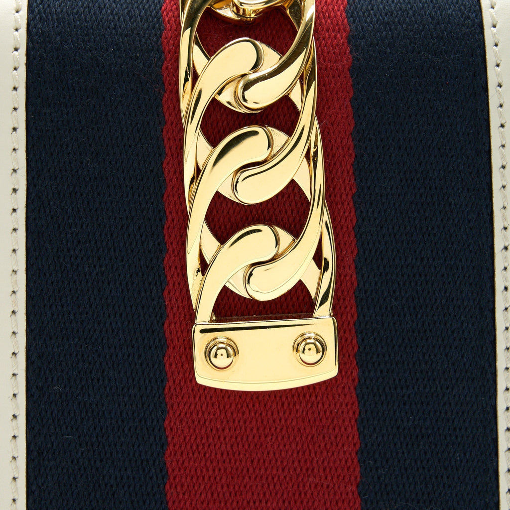 gucci-mini-sylvie-crossbody-chain-bag-white