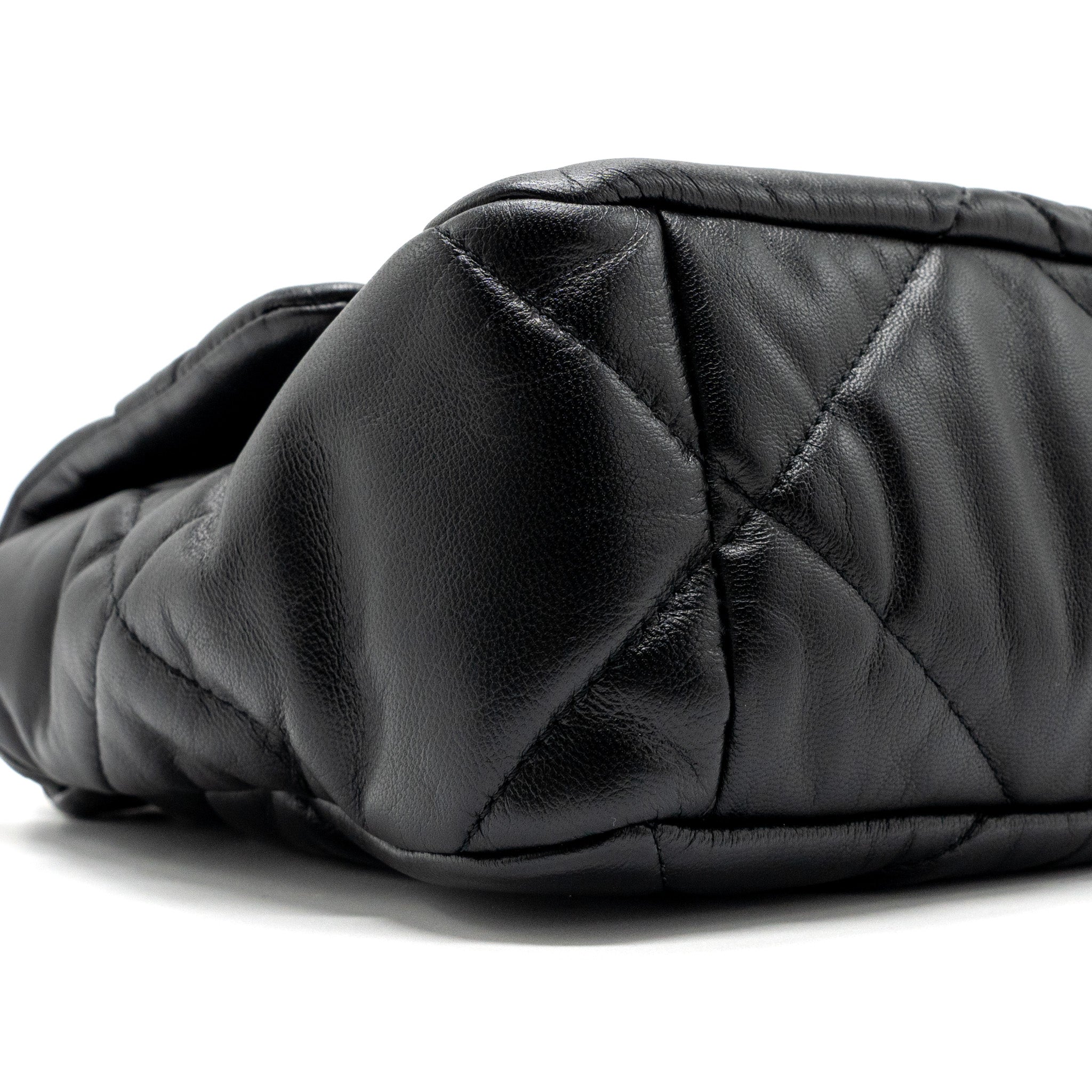 copy-of-chanel-medium-19-bag-goatskin-black-multicolour-hardware-1