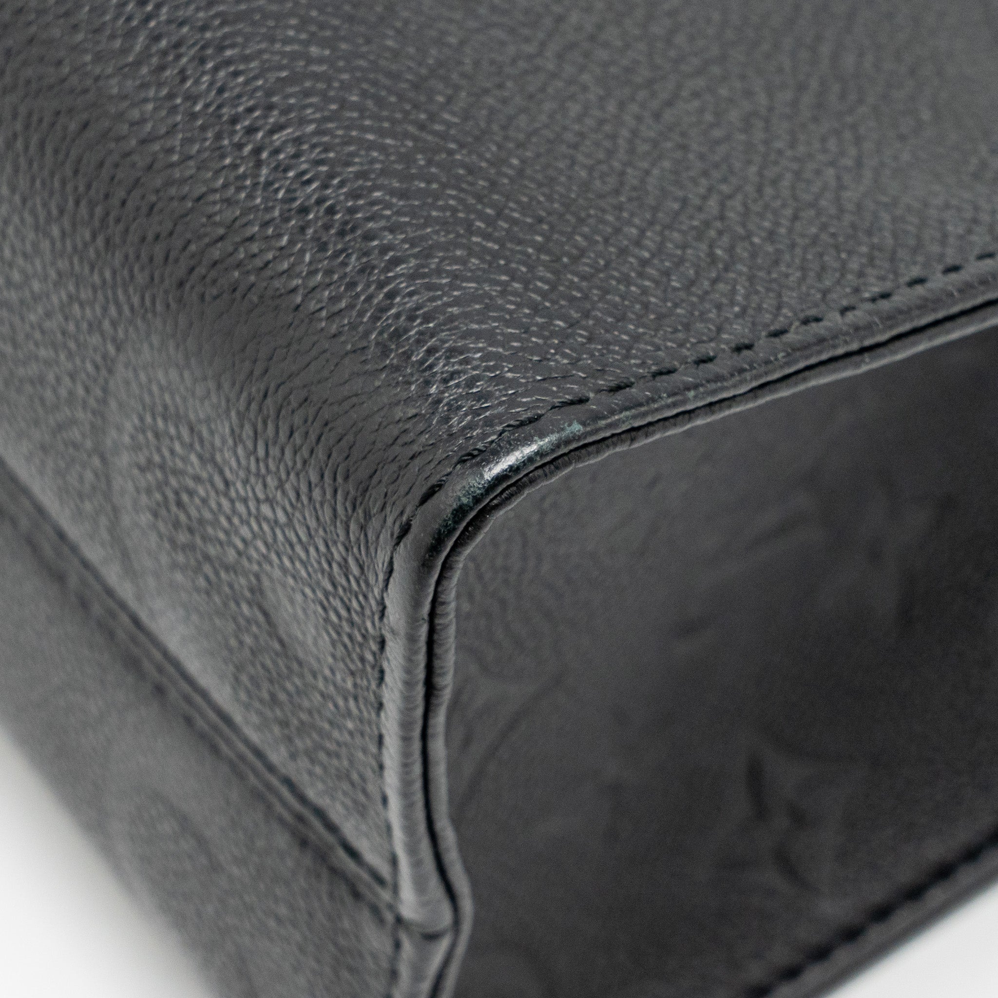 louis-vuitton-onthego-pm-monogram-empreinte-leather-black-ghw