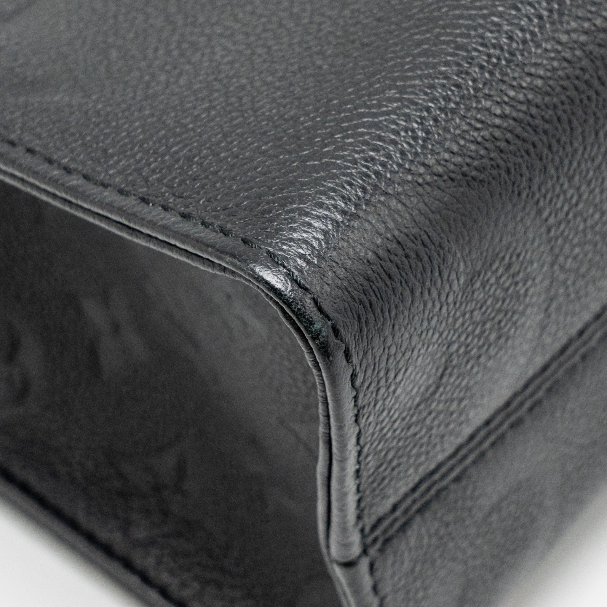 louis-vuitton-onthego-pm-monogram-empreinte-leather-black-ghw