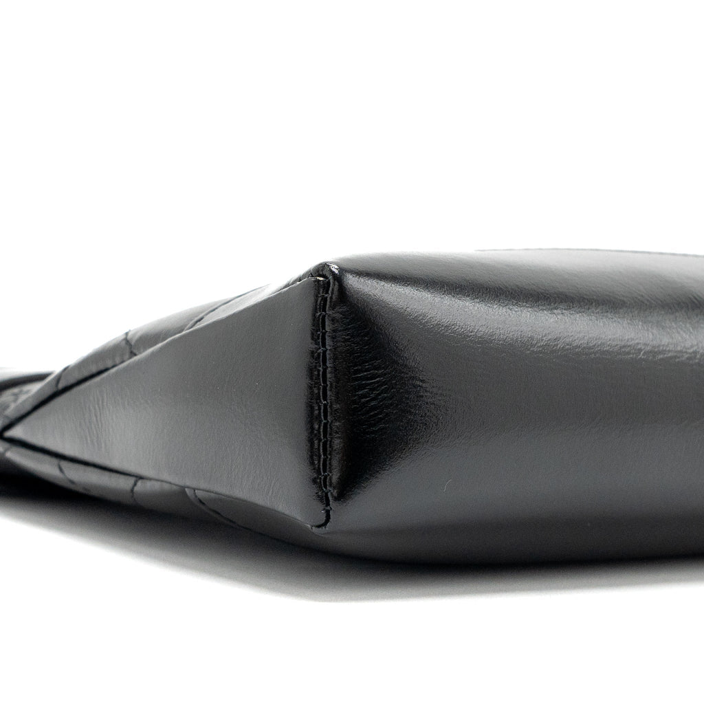chanel-24c-mini-31-clutch-with-chain-shiny-calfskin-black-lghw-microchip-1