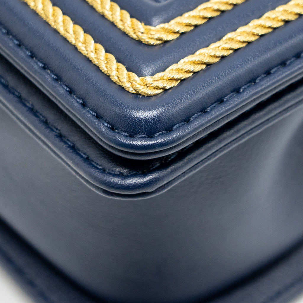 chanel-small-chevron-boy-bag-calfskin-white-navy-ghw