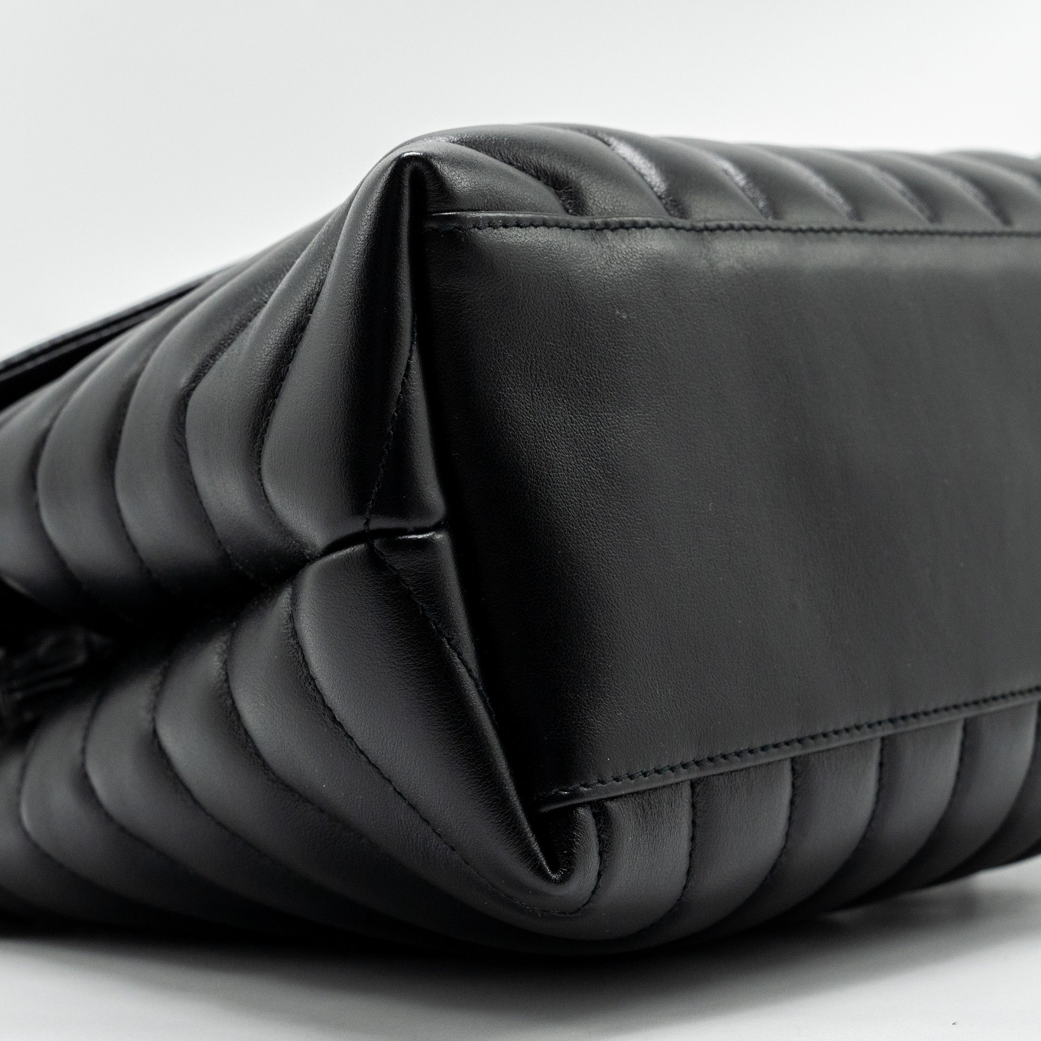 saint-laurent-ysl-medium-loulou-shoulder-bag-calfskin-black-shw